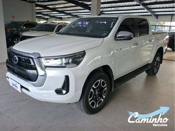 TOYOTA HILUX 2.8 D-4D TURBO DIESEL CD SRX 4X4 AUTOMÁTICO